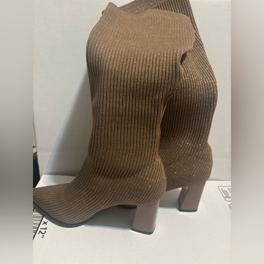 Newbella fitting Chic Brown Heeled Boots for Women. 3in heel china size 8.